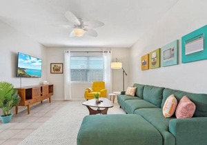 The Atomic Burst 50s Mid Century Apt in the Heart of St Aug Beach Steps to Sand Bites and Drinks in St. Augustine