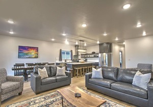 Townhome 24 at Waterdance - Sleeps 16, 4 Bed-4.5 Bath with shared outdoor pool in Garden City