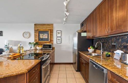 Kahana House | Kahana Reef 201 · KR 201 OceanFront 1BD Condo w Ocean Views Pool