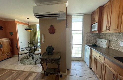 Diamond Head - Kapahulu - St. Louis Apartment | Near Beach, Great Views, Pool, Splitpac AC, Parking, Fast Wifi. Garden setting.