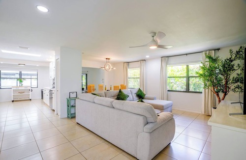 Naples Park House | 1 Mi to Beaches! Upscale Naples Home w/Pool