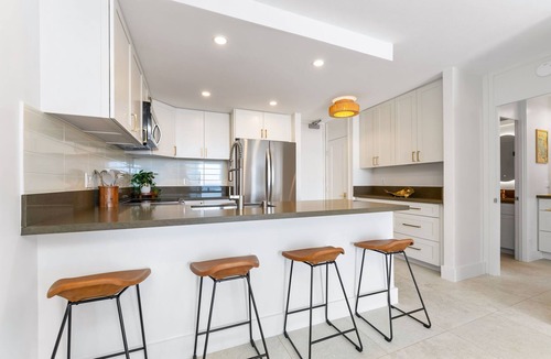 Waikiki Condo | 180° Oceanfront Gem: Fully Renovated Luxury Condo