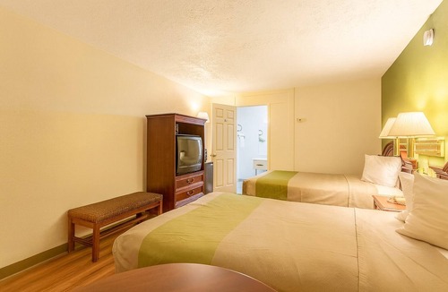Edgewood Hotel | 2 Perfect Stopover Rooms Off I-95 w/Close to Local Restaurants