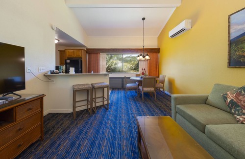 Princeville Hotel | 2 Spacious Units Near Championship Golf | Free Parking | Outdoor Pool Access