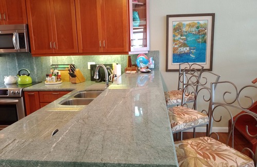 Keauhou Condo | 2 Story top level AC unit 2 bdrms w/Large Loft with 2 twin beds & bathrm SUNSETS