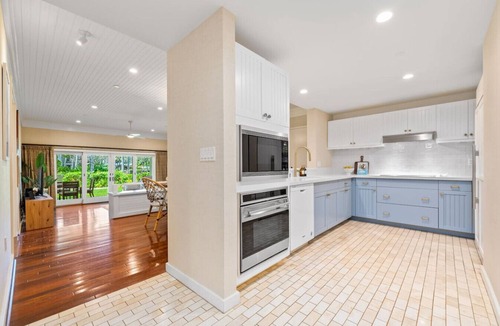Kahuku Villa | 2 Villas in 1 | Oceanfront 3BR+Studio for 12