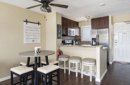McCully - Moiliili Condo | 2BR Iconic Whale Building Condo with Free Parking & Beach Gear!