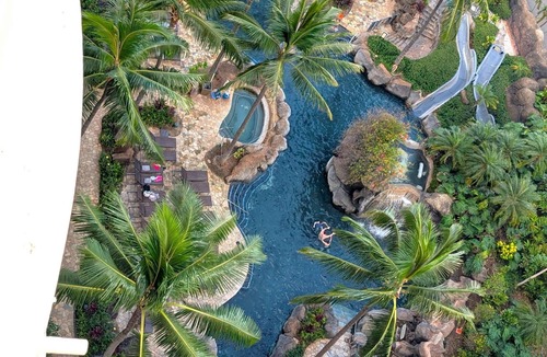Waikiki Apartment | 2BR Non-Ocean View at Oceanfront Hilton Resort