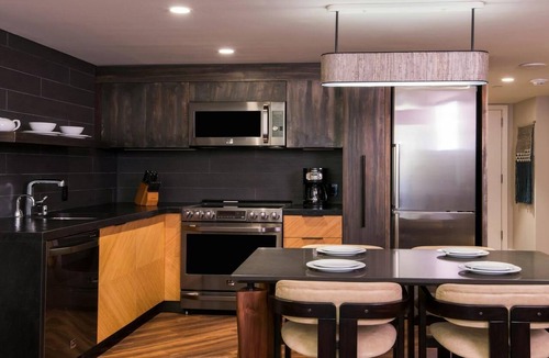 Waikoloa Resort | 2BR Resort View Suite at Ocean Tower, Hilton Grand Vacations Club