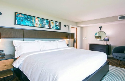 Waikoloa Resort | 2BR Resort View Suite at Ocean Tower, Hilton Grand Vacations Club