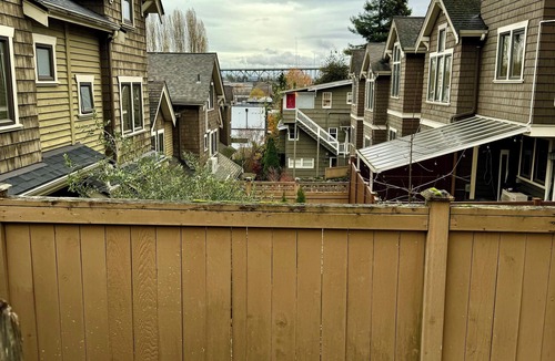 North Queen Anne Apartment | 3-bedroom apartment in brilliant Seattle with WiFi, AC