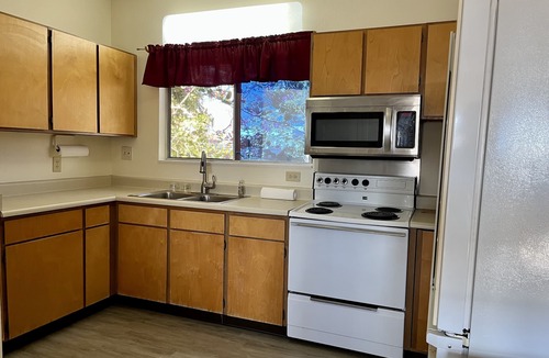 Chinatown Apartment | 3 bedrooms centrally located in Honolulu
