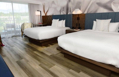 Lihue Hotel | 3 Big Rooms w/Balconies Close to Wailua Falls! Beachfront Location w/Pool!