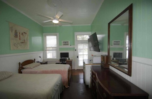 Naalehu Bed & Breakfast | 3 Suites BnB 2 persons per suite 1 night min breakfast inc.