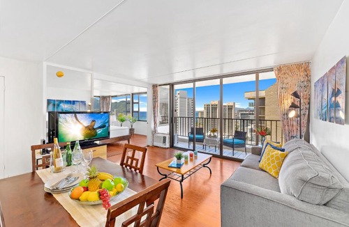 Waikiki Apartment | 36Fl Sky-high retreat with ocean views & beach access