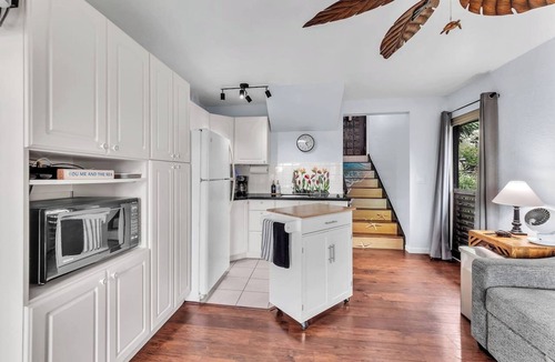Punaluu Condo | #57 Beautifully Remodeled Studio