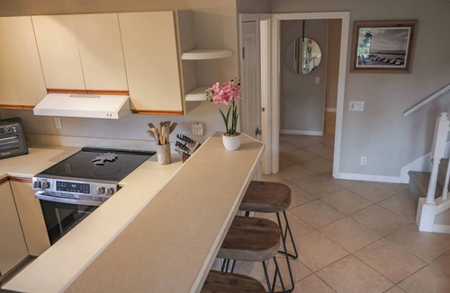 Historic Lahaina Front Street House | 75ft from the Ocean! Great Location! Puamana 24-4