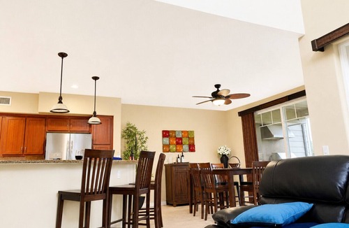 Waikoloa House | 8 Seat Minivan | Hilton Pass | BBQ | Sleeps 8 | M4