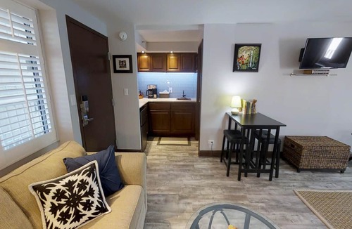 Diamond Head - Kapahulu - St. Louis Apartment | A 'Spa feel' at the Diamond Head Beach Hotel🕉