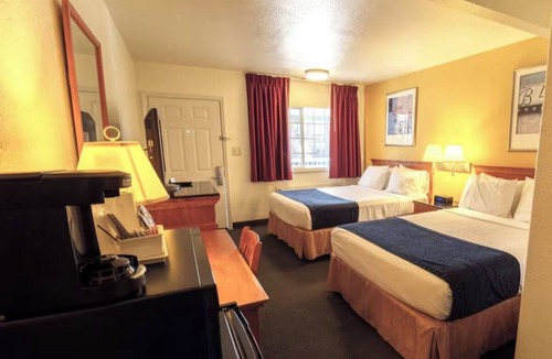 Pendleton Hotel | Affordable Stay w/Free Breakfast - Perfect for Road Trippers in Oregon