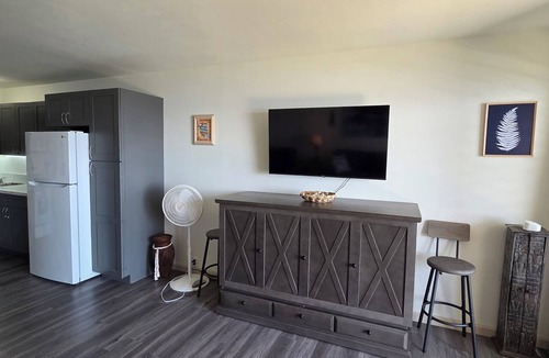 Ualapue Condo | All New Remodel of A213 - king bed, AC, kayaks, beach gear, pickleball and more!