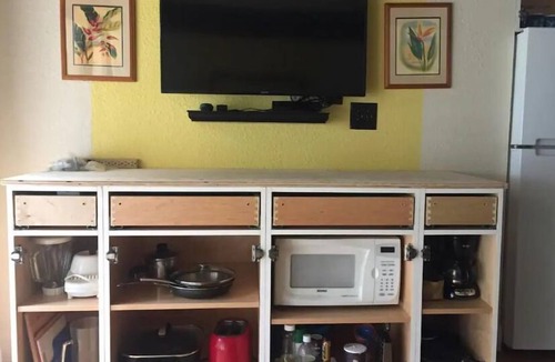 Kaiulani Apartment | Aloha Hideaways- Palm Retreat B