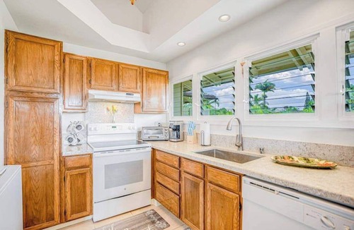 Princeville Condo | August Sale - Princeville Corner Studio with Fast WiFi, Mountain Views & Pool