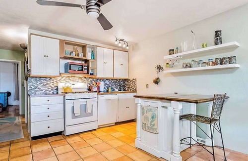 Ualapue Apartment | August Sale! Relax at a Dreamy Oceanfront Resort Condo with Pool & Beach Access