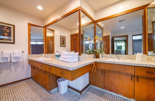 Kapalua Hotel | Bay Villas Gold Ocean View 1 Bedroom at The Kapalua Villas Maui with Living room
