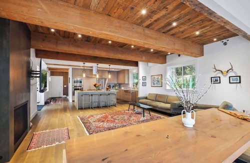 Northeast Bellevue House | Bayview Modern Luxury by the Lake