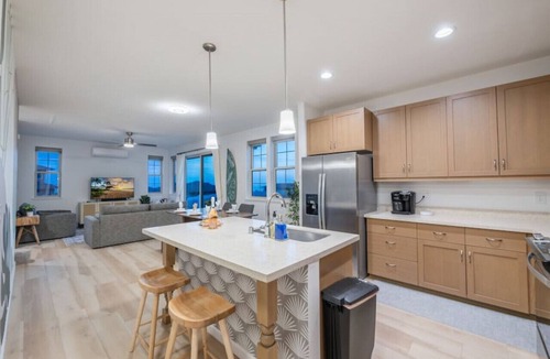 Makaha Valley House | Beach 6 Min|Community Pool+Gym|Gated|Mountain View