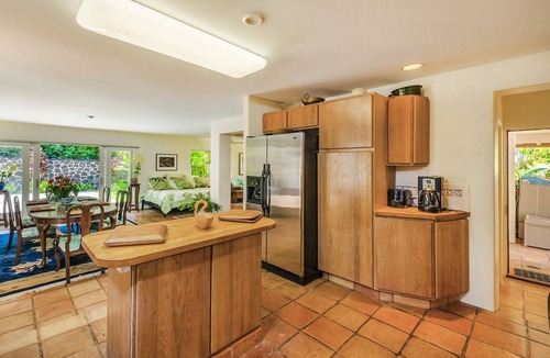 Waimanalo Beach House | BEACH FRONT ESTATE - WHITE SANDY BEACH AND BLUE LAGOON/3 HOUSES/GATED/HOT TUB