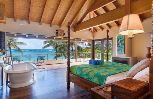 Waimanalo Beach House | BEACH FRONT ESTATE - WHITE SANDY BEACH AND BLUE LAGOON/3 HOUSES/GATED/HOT TUB