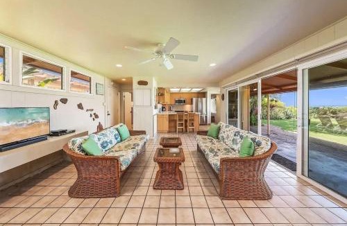 Kihei House | Beach front Honu Cottage