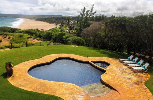 Maunaloa House | Beach Front Luxury on 3 Mile White Sand Papohaku Beach