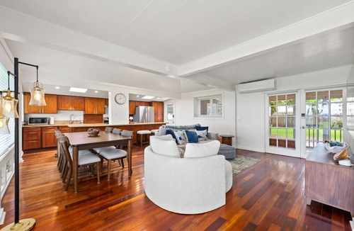 Waimanalo House | Beachfront Executive Retreat - The Waimanalo Villa