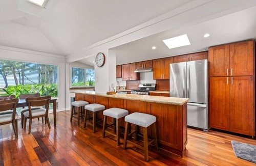 Waimanalo House | Beachfront Executive Retreat - The Waimanalo Villa
