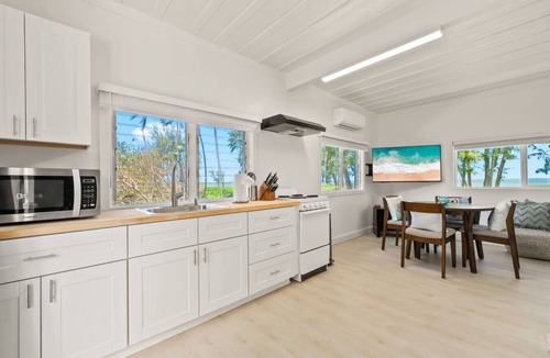 Waimanalo House | Beachfront Executive Retreat - The Waimanalo Villa