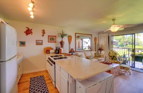 Kaunakakai Condo | Beachside Molokai Condo w/Lanai & Pool Access!