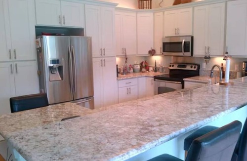Kailua House | Beautiful 1-bedroom house in charming Kailua with AC, WiFi and private pool