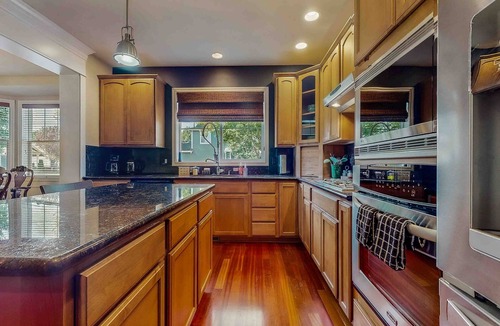Enumclaw House | Beautiful Enumclaw home near downtown with yard, grill, gas fireplace, & A/C