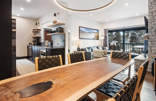Baldy Mountain House | Beautiful Family Home w/Private Washer & Dryer/Free WiFi/Wood-Burning Fireplace!