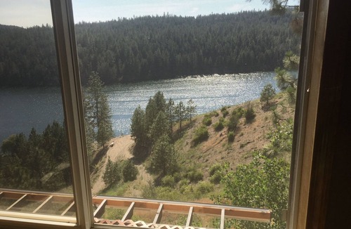 Tumtum House | Beautiful lake home that sleeps 18 people with a private dock and view!