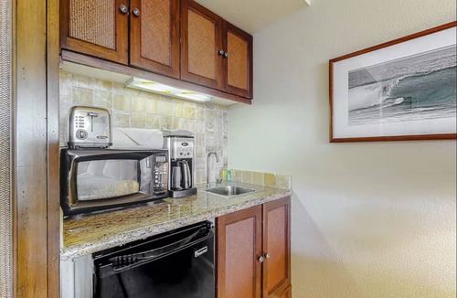 Wailua Hotel | Beautiful OCEAN VIEW with free Parking & Top Floor