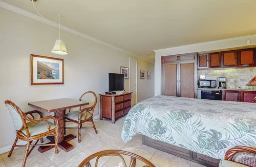 Wailua Hotel | Beautiful OCEAN VIEW with free Parking & Top Floor