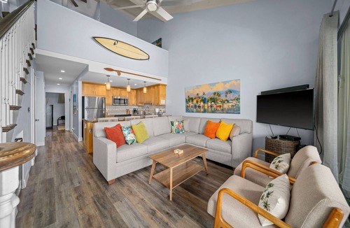 Honokowai Condo | Beautifully Updated Penthouse Condo with Direct Ocean Views