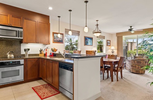 Waikoloa Condo | Best value for prime location! Ocean & Golf Course View At Hali'i Kai 6E