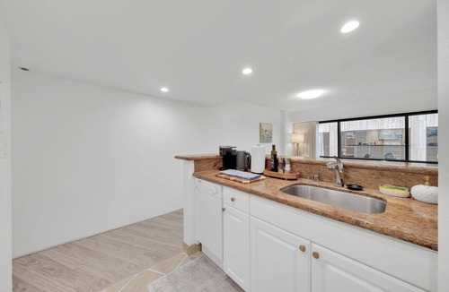 Downtown Honolulu Condo | Bishop Suites @ Executive Centre, 1 Bedroom Ocean View Unit #4007, Downtown HNL