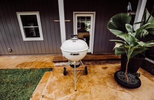 Princeville House | BOHO New Construction: On Golf Course/views/Hot tub AC walk to market and beach
