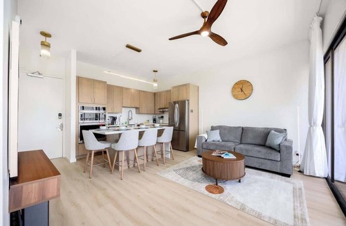 Waikiki Apartment | Breezy 1BR w/ocean, mountain & city views